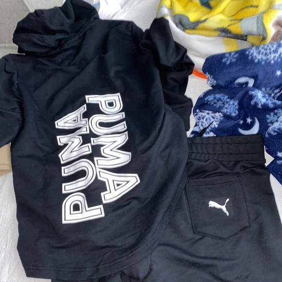 Brand new women’s puma sweatsuit size small - Picture 2 of 2